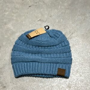 C.C. Blue‎ knitted beanie / NWT / Box 5-44